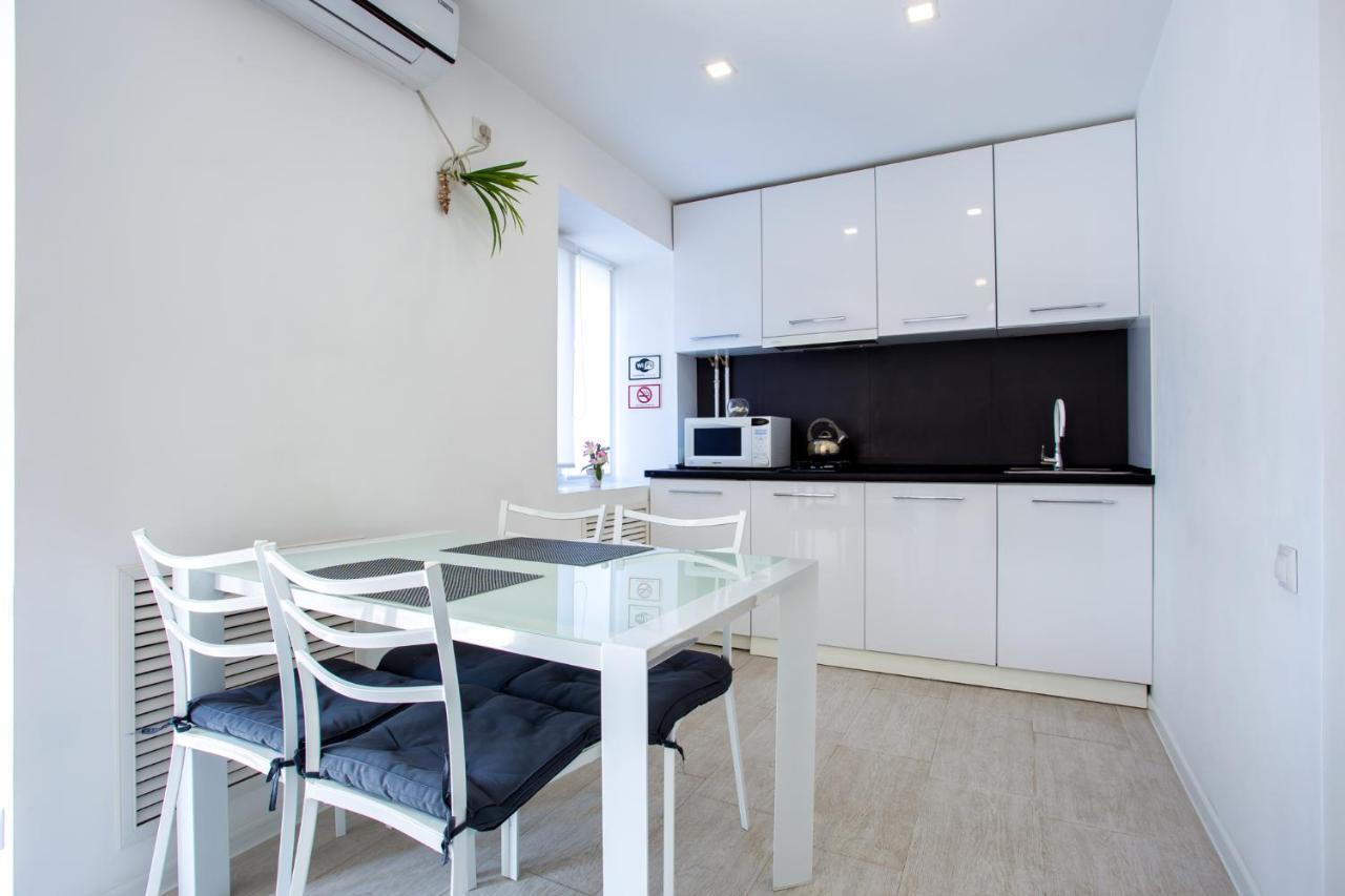 Apartment On Ushakova Херсон Экстерьер фото